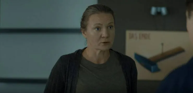 Эксклюзив (2021) через торрент бесплатно Эксклюзив (2021) сериал через торрент бесплатно