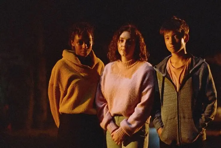 Два, три, демон, приди! (2022) через торрент бесплатно Два, три, демон, приди! (2022) фильм через торрент бесплатно