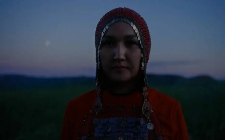 Тонкой нитью (2023) в хорошем качестве через торрент Тонкой нитью (2023) фильм в хорошем качестве через торрент