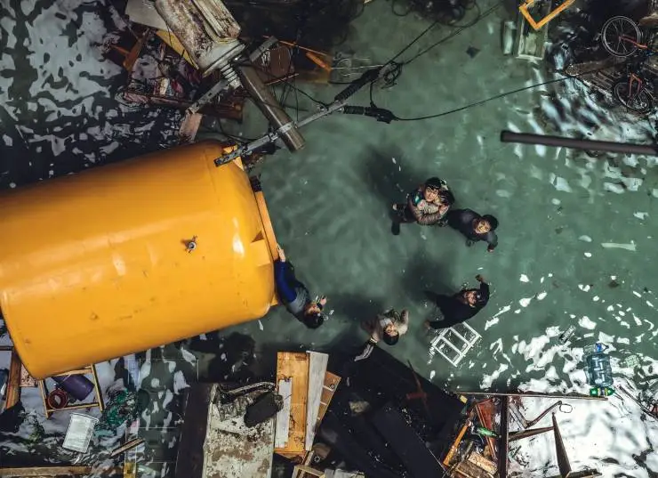 Обрушение (2021) через торрент скачать Обрушение (2021) фильм через торрент скачать