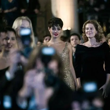 Тусовка (2014) через торрент бесплатно Тусовка (2014) сериал через торрент бесплатно