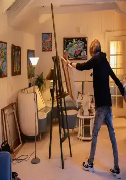 Пока все дома (2023) через торрент скачать Пока все дома (2023) сериал через торрент скачать