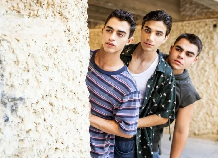 Толкачи (2021) через торрент скачать Толкачи (2021) сериал через торрент скачать