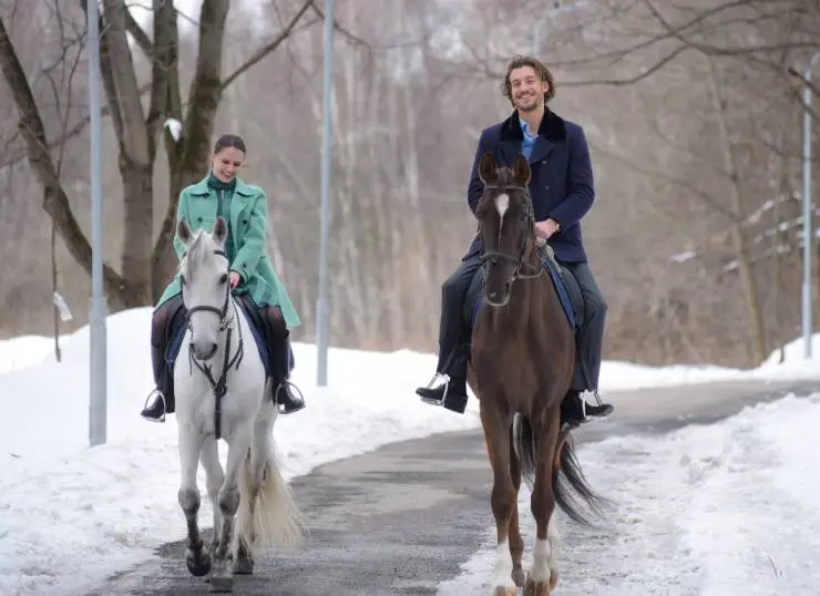 Девушка из прошлого (2023) через торрент скачать Девушка из прошлого (2023) сериал через торрент скачать