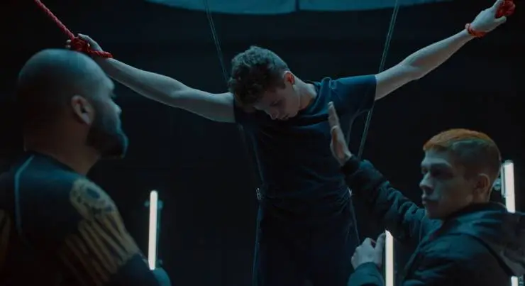 Бесит (2020) через торрент скачать Бесит (2020) сериал через торрент скачать