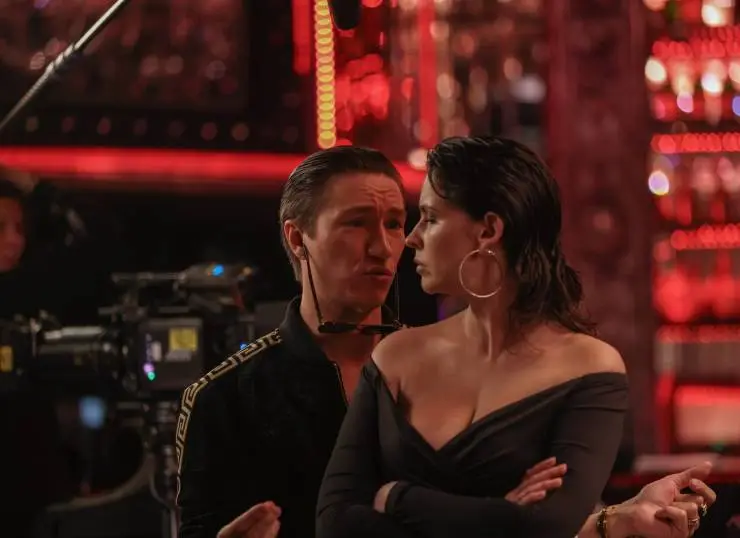 Жизнь по вызову (2022) через торрент бесплатно Жизнь по вызову (2022) сериал через торрент бесплатно