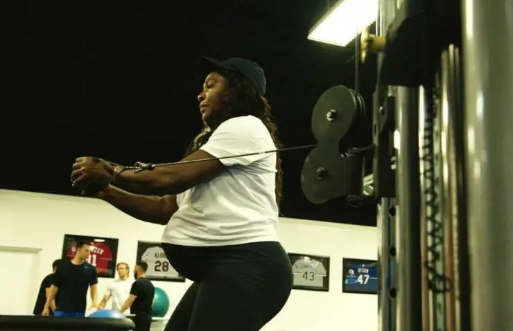 Быть Сереной (2018) через торрент бесплатно Быть Сереной (2018) сериал через торрент бесплатно