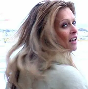 Светские хроники (2002) через торрент бесплатно Светские хроники (2002) сериал через торрент бесплатно