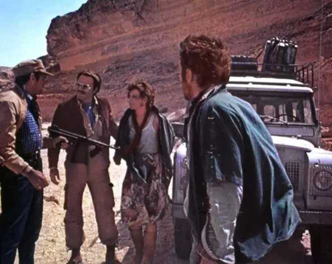 Крест Сахары (1977) через торрент скачать Крест Сахары (1977) фильм через торрент скачать