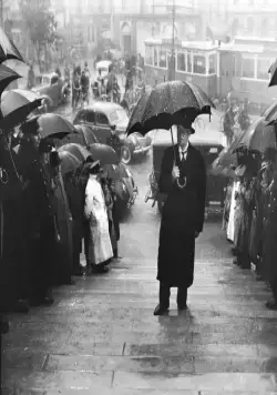 Иностранный корреспондент (1940) через торрент бесплатно Иностранный корреспондент (1940) фильм через торрент бесплатно