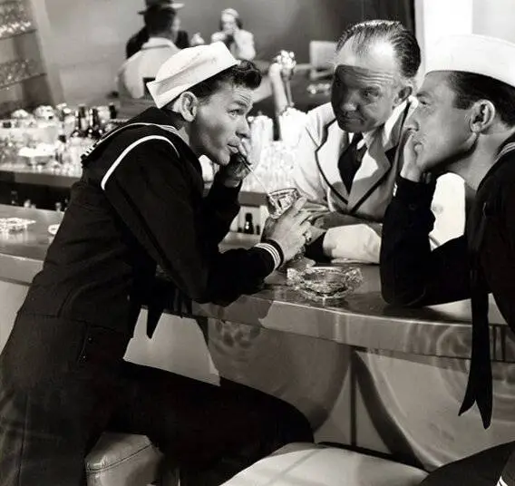 Поднять якоря (1945) через торрент скачать Поднять якоря (1945) фильм через торрент скачать