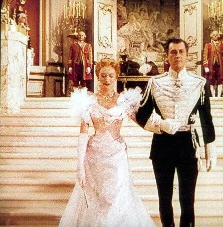 Узник крепости Зенда (1952) через торрент бесплатно Узник крепости Зенда (1952) фильм через торрент бесплатно