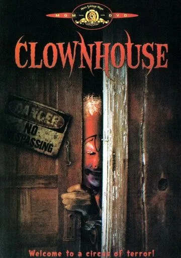 Дом клоунов / Clownhouse (1988) фильм скачать через торрент в хорошем качестве