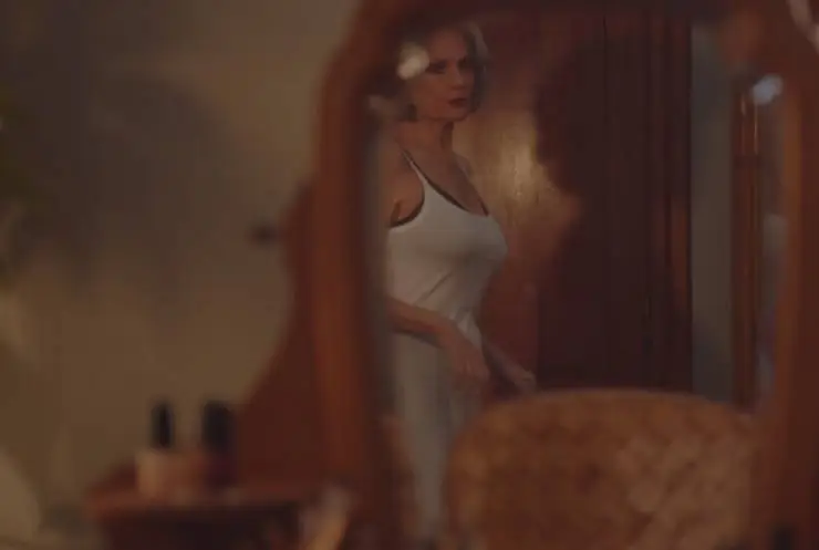 Наваждение Джули (2020) в хорошем качестве через торрент Наваждение Джули (2020) фильм в хорошем качестве через торрент