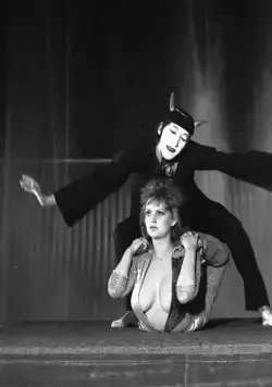 Крик дельфина (1986) через торрент скачать Крик дельфина (1986) фильм через торрент скачать