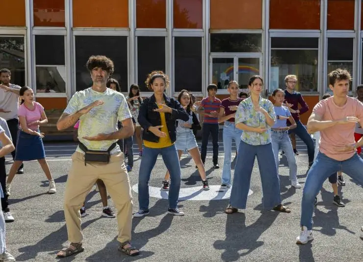 Спасите нашу школу (2022) через торрент скачать Спасите нашу школу (2022) фильм через торрент скачать