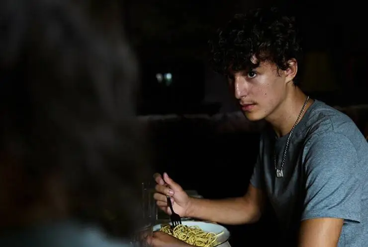 Солнце и бетон (2023) через торрент бесплатно Солнце и бетон (2023) фильм через торрент бесплатно