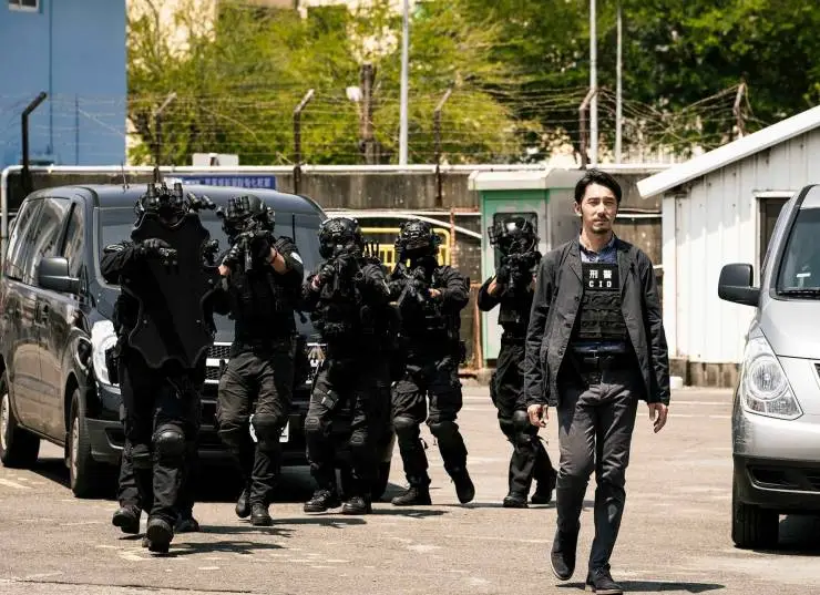 Свинья, змея и голубь (2023) через торрент скачать Свинья, змея и голубь (2023) фильм через торрент скачать