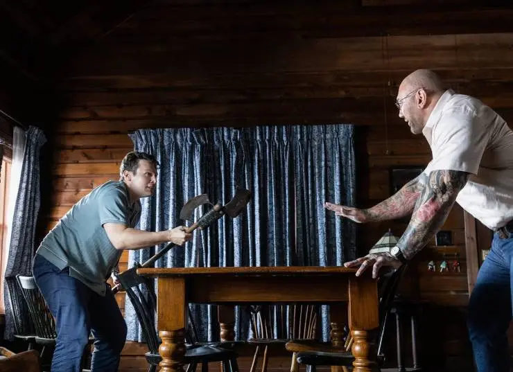 Стук в хижине (2023) через торрент скачать Стук в хижине (2023) фильм через торрент скачать