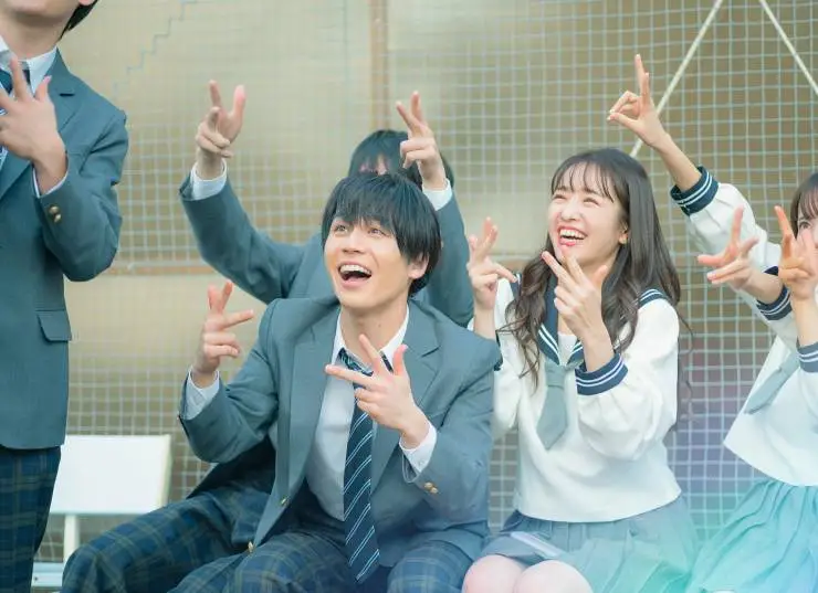 Синее небо у твоих ног (2022) через торрент скачать Синее небо у твоих ног (2022) фильм через торрент скачать