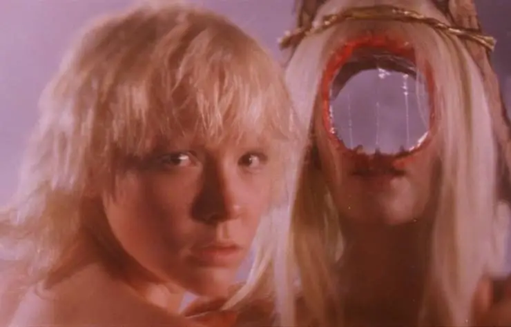 Грязный рай (2021) через торрент скачать Грязный рай (2021) фильм через торрент скачать