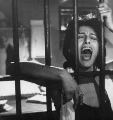 Ад посреди города (1959) в хорошем качестве через торрент Ад посреди города (1959) фильм в хорошем качестве через торрент