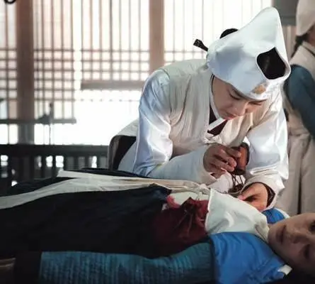 Дворцовые тени (2007) через торрент скачать Дворцовые тени (2007) фильм через торрент скачать