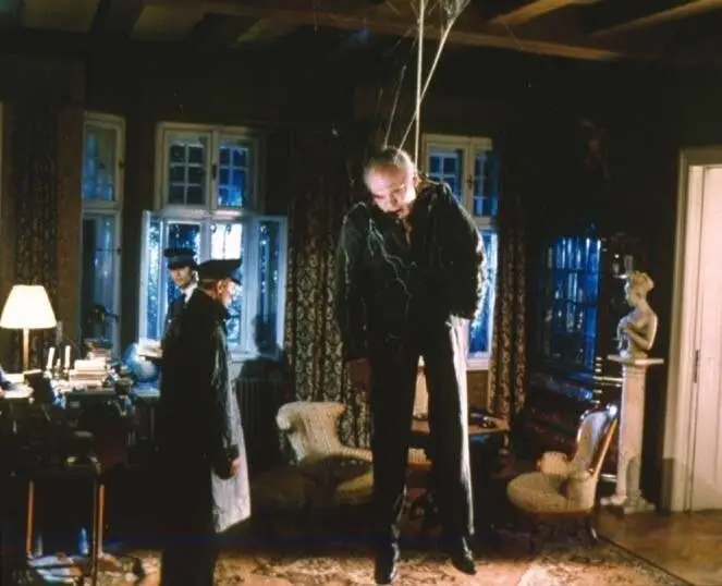 Гнездо пауков (1988) через торрент бесплатно Гнездо пауков (1988) фильм через торрент бесплатно