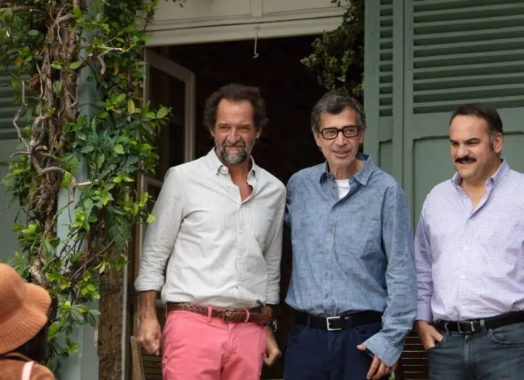 За бокалом шампанского (2022) в хорошем качестве через торрент За бокалом шампанского (2022) фильм в хорошем качестве через торрент