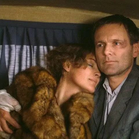 Прохожая из Сан-Суси (1982) через торрент бесплатно Прохожая из Сан-Суси (1982) фильм через торрент бесплатно