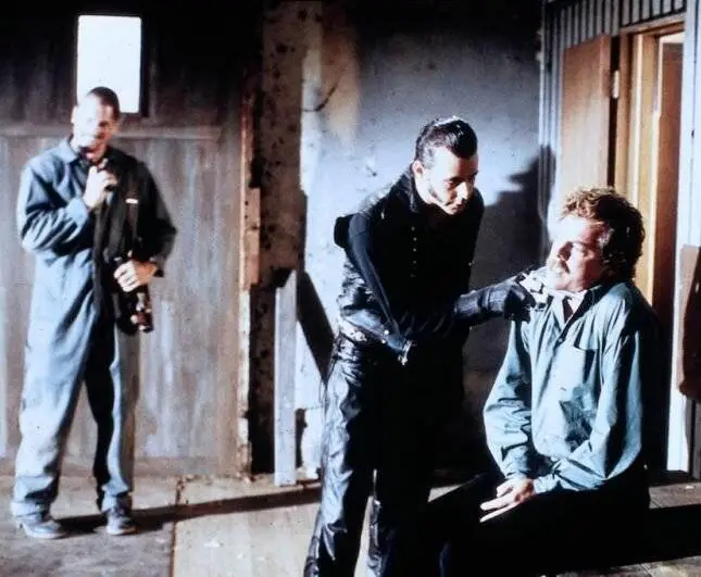 Честь и слава (1992) через торрент скачать Честь и слава (1992) фильм через торрент скачать