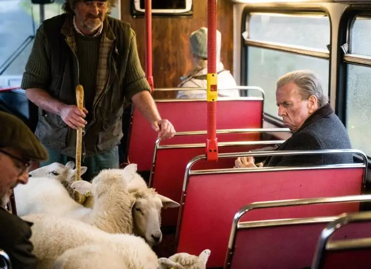 Автостопом на автобусе (2021) через торрент бесплатно Автостопом на автобусе (2021) фильм через торрент бесплатно