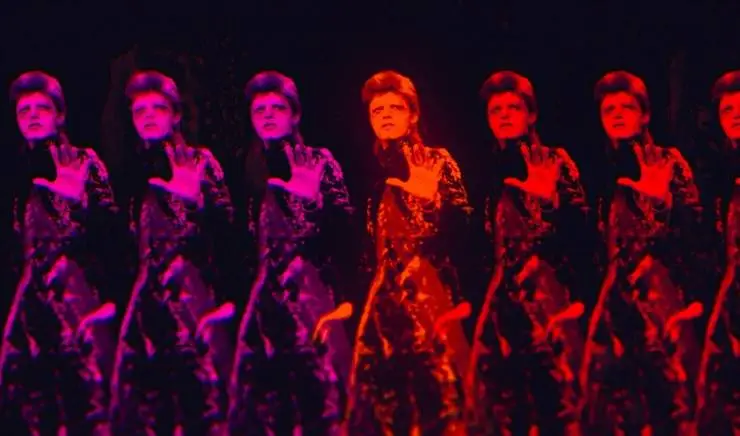 Дэвид Боуи: Moonage Daydream (2022) через торрент скачать Дэвид Боуи: Moonage Daydream (2022) фильм через торрент скачать