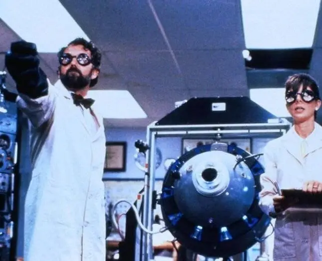 Приключения в городе динозавров (1991) через торрент скачать Приключения в городе динозавров (1991) фильм через торрент скачать