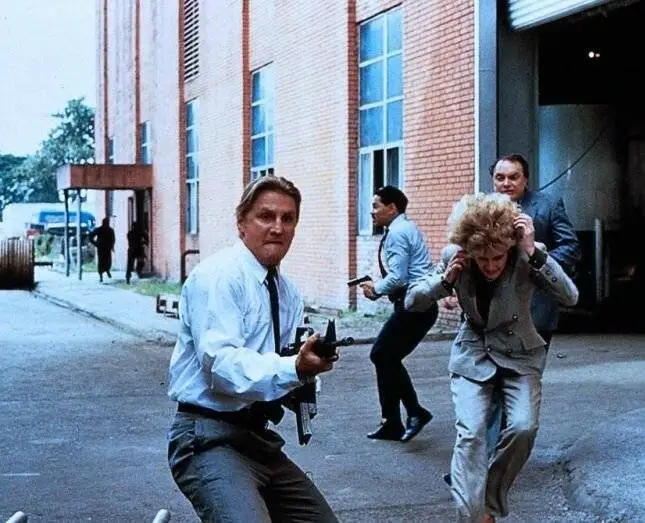 Удавка (1994) через торрент бесплатно Удавка (1994) фильм через торрент бесплатно