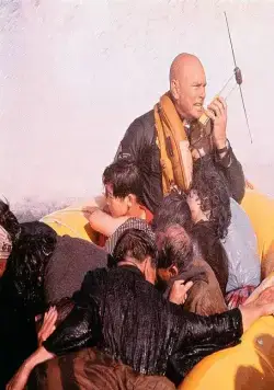 Полет из Асии (1964) через торрент скачать Полет из Асии (1964) фильм через торрент скачать