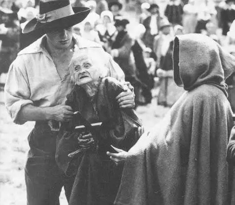 Салемские колдуньи (1957) через торрент скачать Салемские колдуньи (1957) фильм через торрент скачать