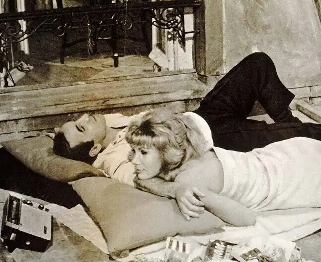 Париж в августе (1966) через торрент скачать Париж в августе (1966) фильм через торрент скачать