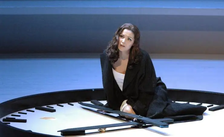 Зальцбург: Травиата (2005) через торрент скачать Зальцбург: Травиата (2005) фильм через торрент скачать