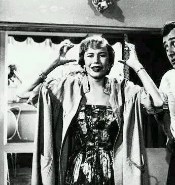 Американец в Риме (1954) в хорошем качестве через торрент Американец в Риме (1954) фильм в хорошем качестве через торрент