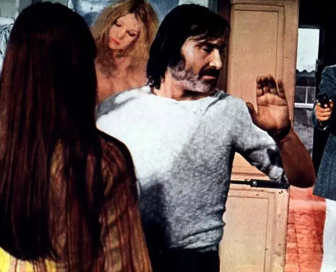 Подозрительная смерть несовершеннолетней (1975) через торрент бесплатно Подозрительная смерть несовершеннолетней (1975) фильм через торрент бесплатно