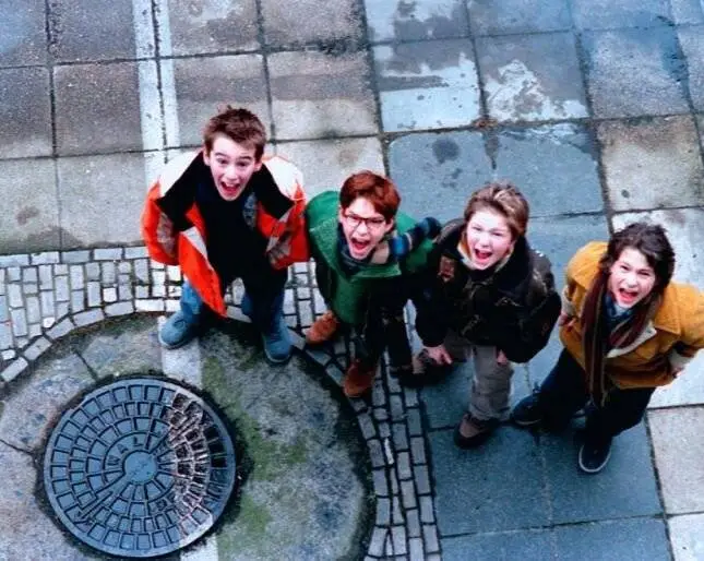 Летающий класс (2003) через торрент скачать Летающий класс (2003) фильм через торрент скачать