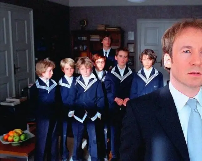 Летающий класс (2003) через торрент бесплатно Летающий класс (2003) фильм через торрент бесплатно