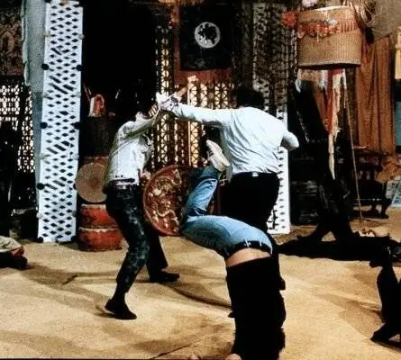 Громила в Гонконге (1975) через торрент бесплатно Громила в Гонконге (1975) фильм через торрент бесплатно