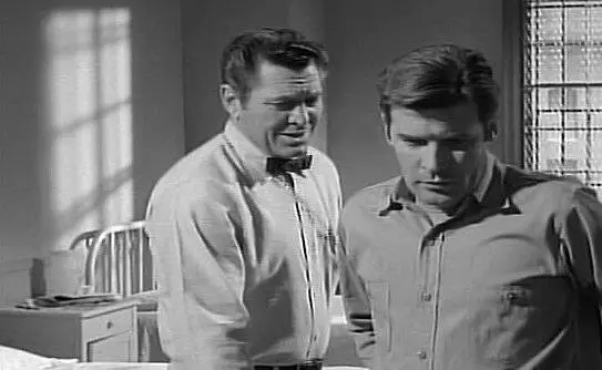 Шоковый коридор (1963) через торрент бесплатно Шоковый коридор (1963) фильм через торрент бесплатно