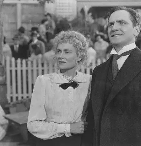 Один шаг в раю (1941) через торрент скачать Один шаг в раю (1941) фильм через торрент скачать