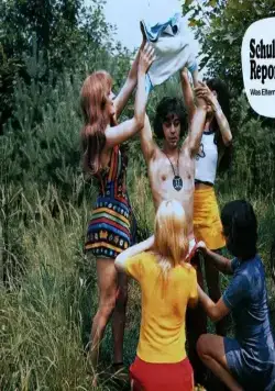 Доклад о школьницах 4: О том, что часто приводит родителей в отчаяние (1972) в хорошем качестве через торрент Доклад о школьницах 4: О том, что часто приводит родителей в отчаяние (1972) фильм в хорошем качестве через торрент