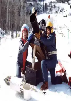 Собака, остановившая войну (1984) через торрент скачать Собака, остановившая войну (1984) фильм через торрент скачать