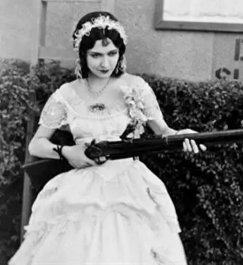 Брак назло (1929) через торрент бесплатно Брак назло (1929) фильм через торрент бесплатно