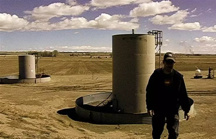 Газовая страна (2010) через торрент скачать Газовая страна (2010) фильм через торрент скачать